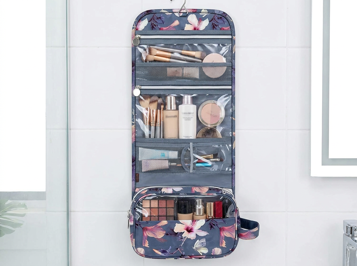 Hanging Makeup Organizer Pouch remake body_02.png